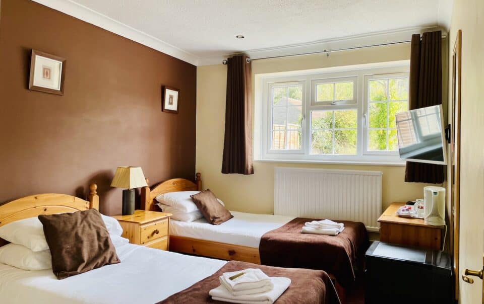 Old Pound Inn - Langport - Accommodation - A Twin Room En Suite